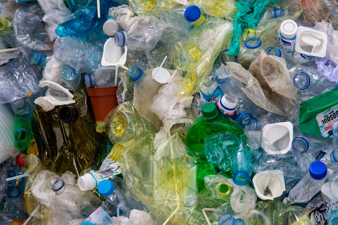 New class-action lawsuit trashes Hefty recycling bags