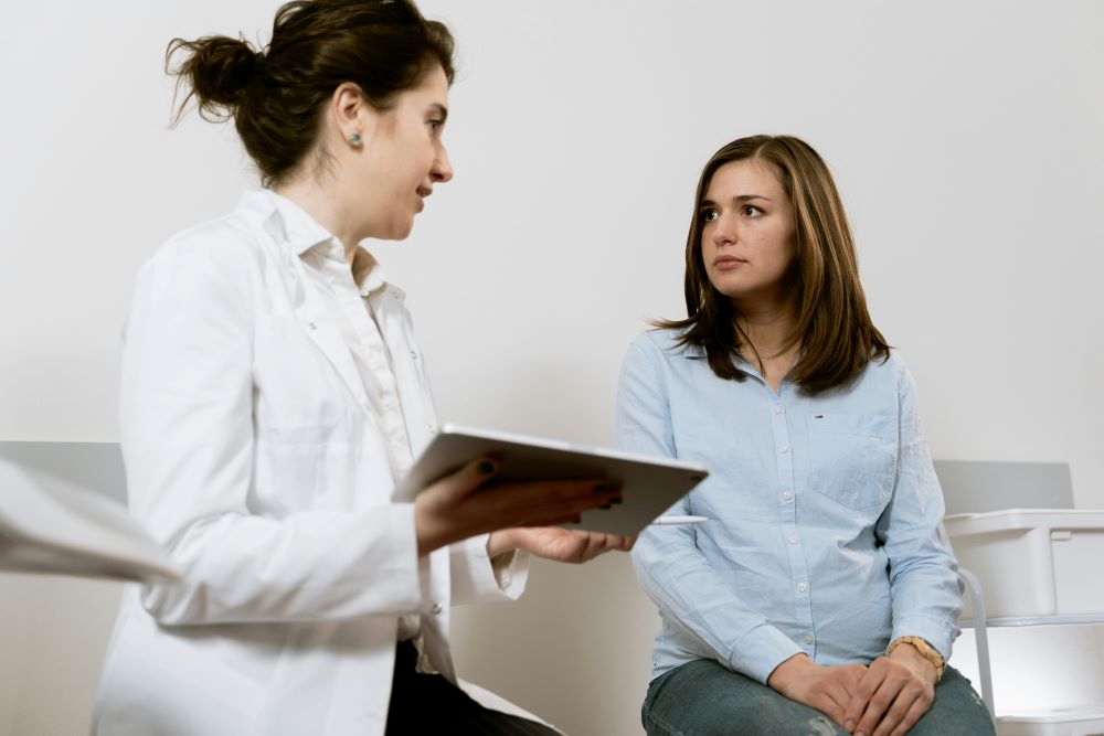 Women May Fare Better with Female Doctors, Study Suggests