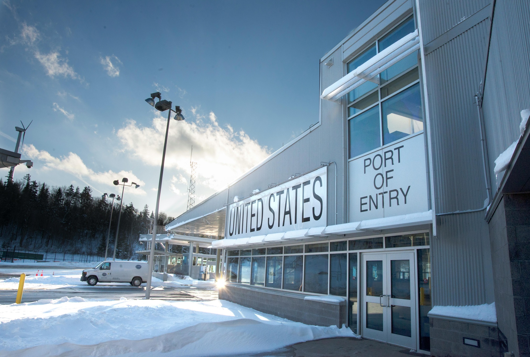 US Port of Entry in winter; image by Matt Barnard, via Pexels.com.